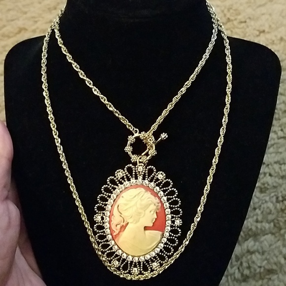 Huge Cameo necklace - Picture 3 of 4